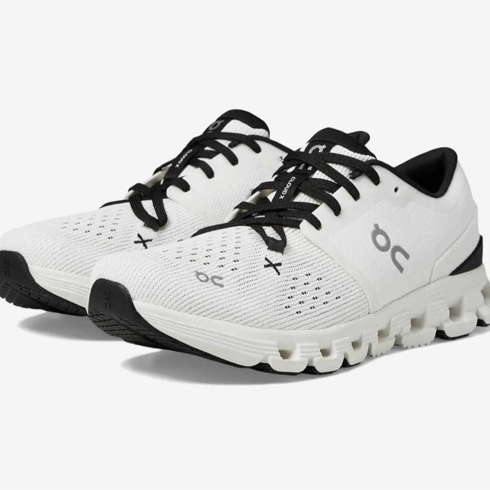 On Cloud X 4 size 8.5